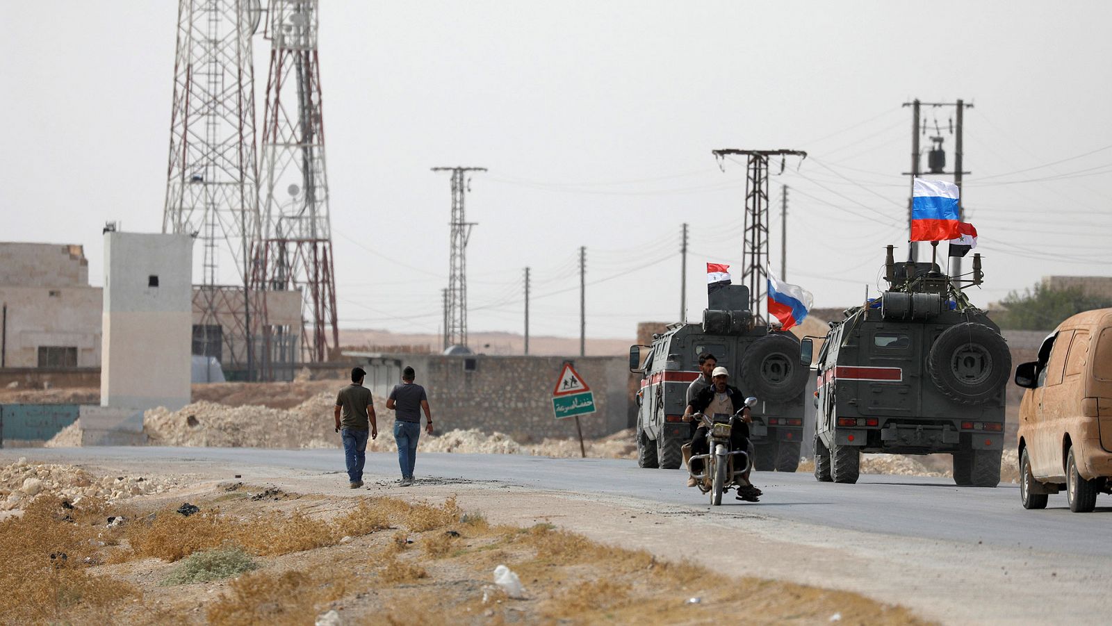 Las tropas sirias acuden en auxilio de los kurdos contra Turquía en el norte del país