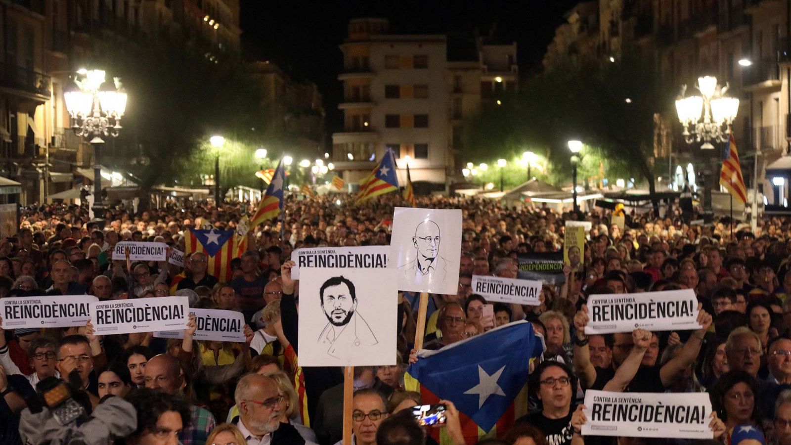 Enfrentamientos y altercados entre manifestantes y policías por la sentencia del 'procés' en Tarragona - RTVE.es