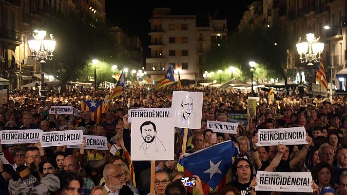 Enfrentamientos y altercados entre manifestantes y policías por la sentencia del 'procés' en Tarragona