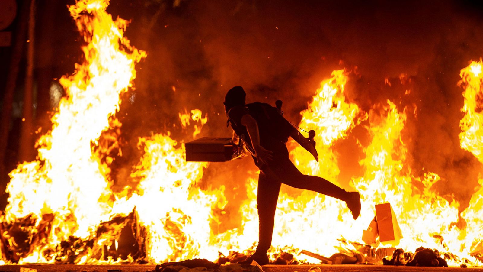 Disturbios en las principales ciudades catalanas en la segunda jornada de protestas 