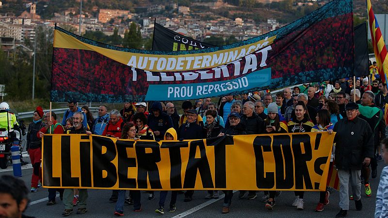 Al menos 7.000 personas en la "Marcha por la libertad" que ha partido de Girona