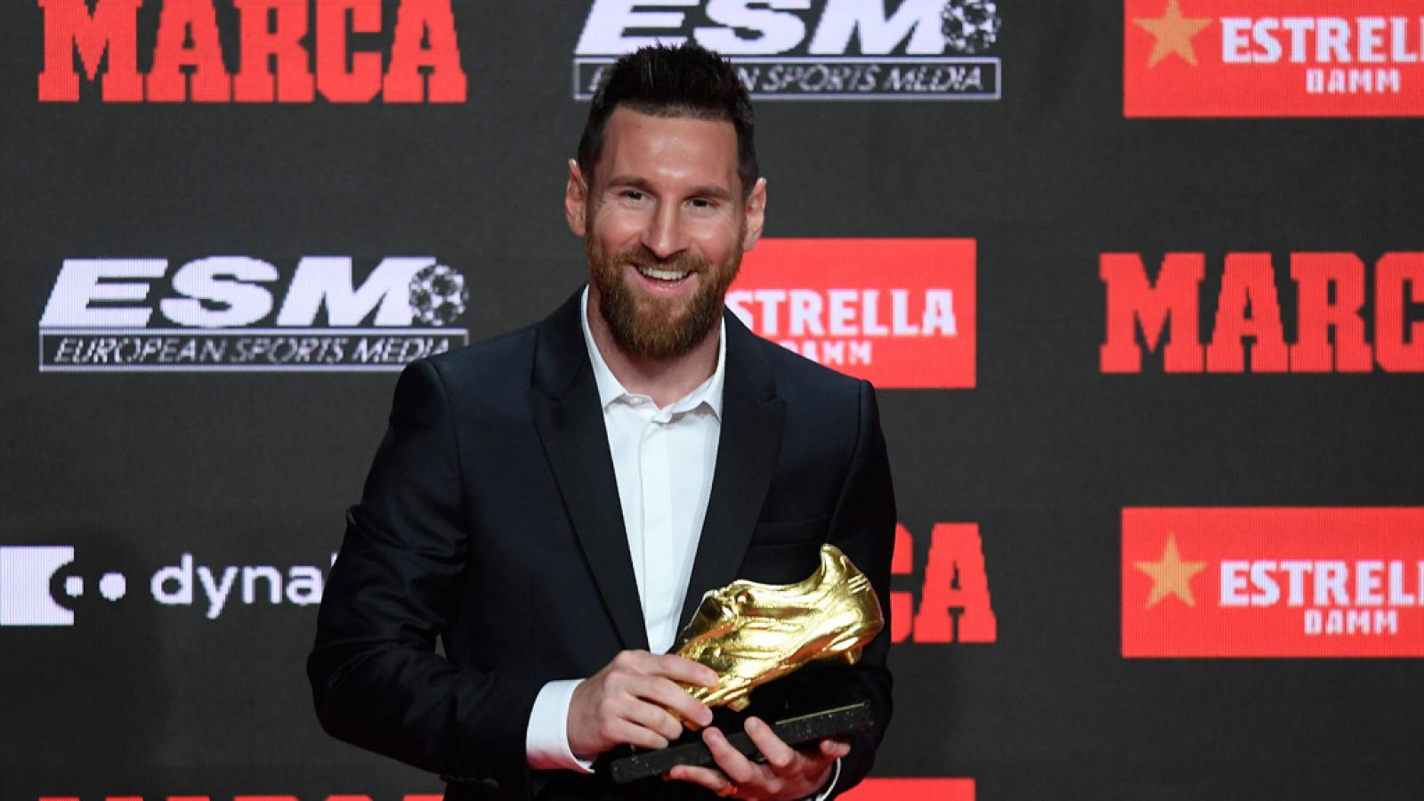 Messi recibe la Bota de Oro y da las gracias a sus compañeros