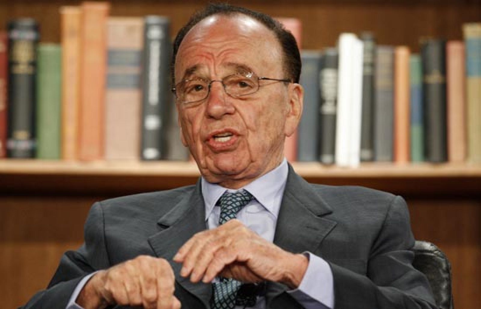 'The Guardian' publica que periodistas del grupo de Murdoch espiaban a personalidades | Ver