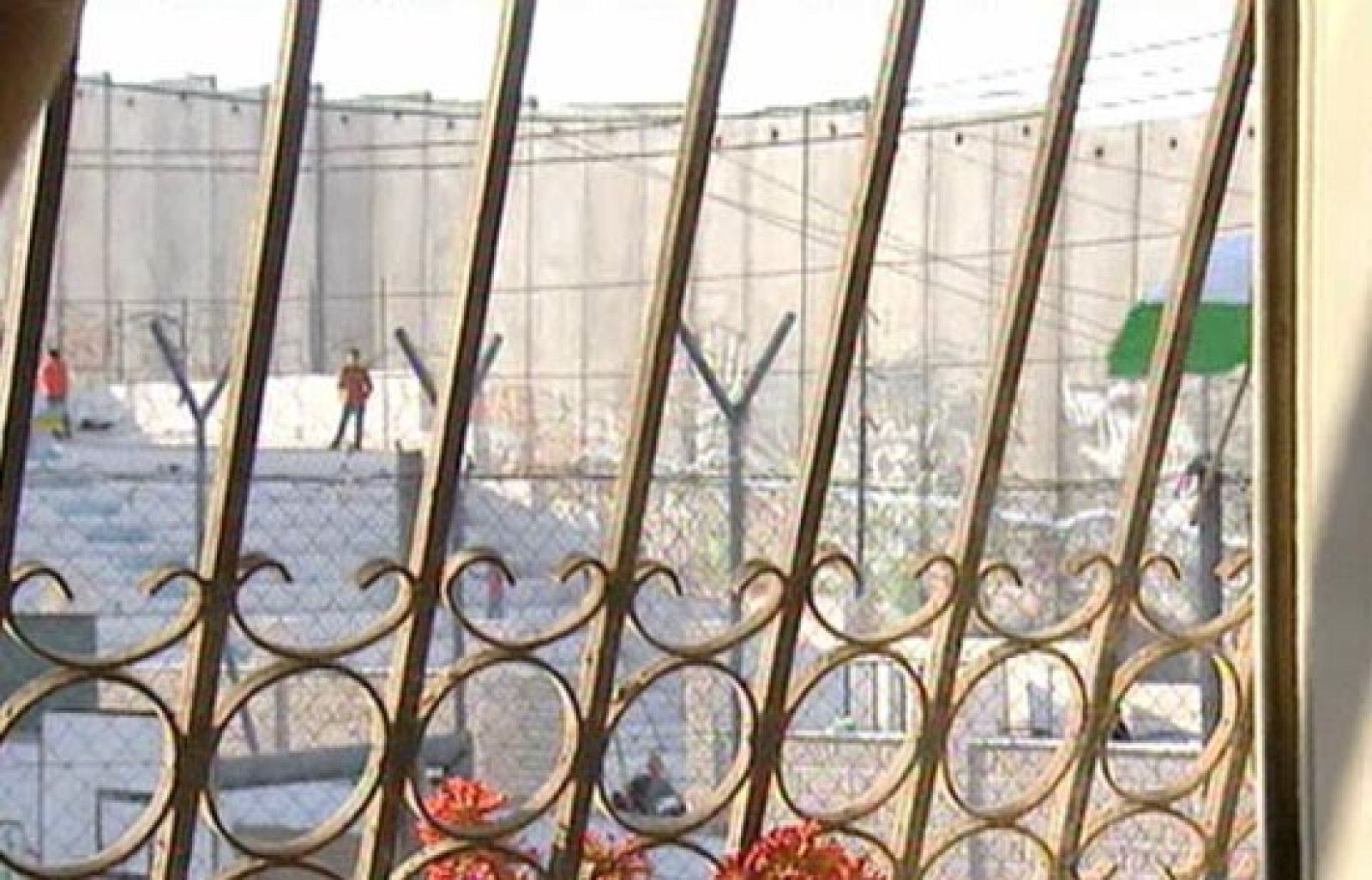 TVE , en una de las aldeas palestinas donde el muro les ha arruinado la vida | Ver