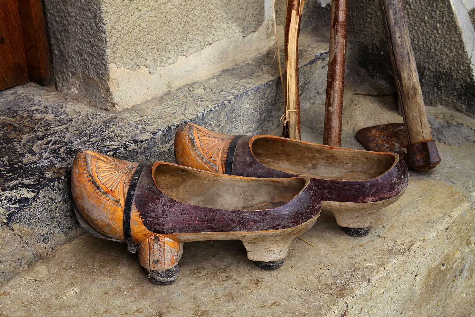 España Directo - Madreñas, el calzado tradicional de Asturias