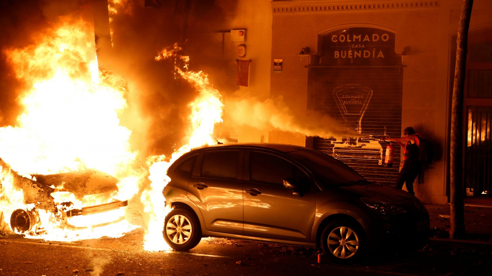 Nueva novhe de incidentes violentos en Barcelona