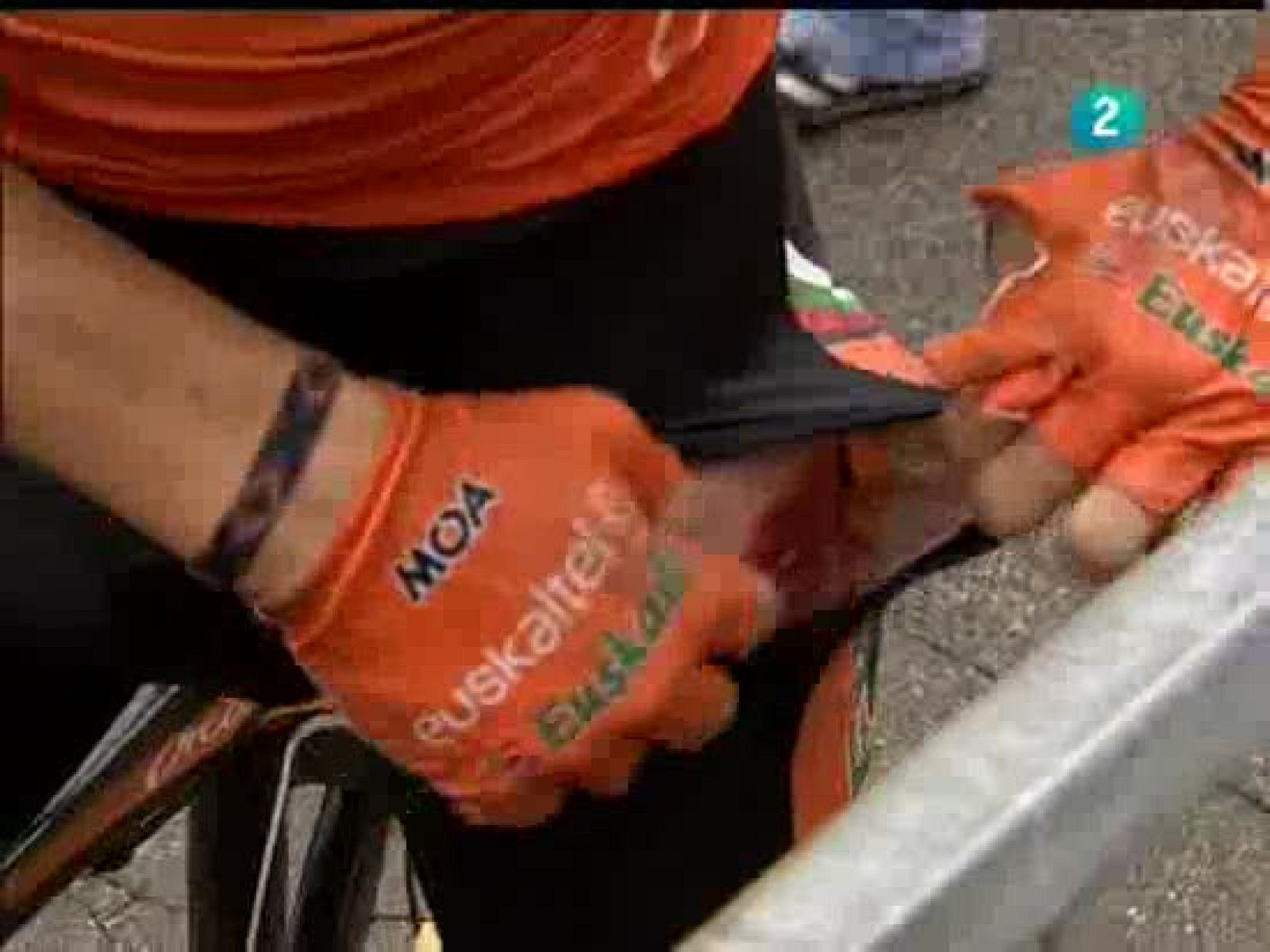 El ciclista de Euskaltel sufrió una caída en la sexta etapa del Tour.