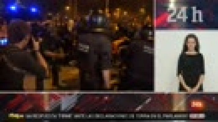 Telediario 1 - Cuarta noche de disturbios en Barcelona