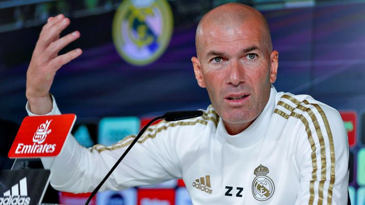 Telediario 1 - Zidane: "Tengo mi preferencia, pero jugaremos el Clásico cuando nos digan"