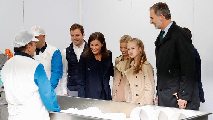 D Corazón - La familia real visita Asiegu, pueblo ejemplar de Asturias 2