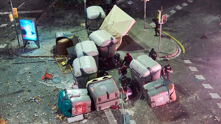Telediario 1 - Las protestas en Barcelona dejan un gasto de dos millones de euros en desperfectos