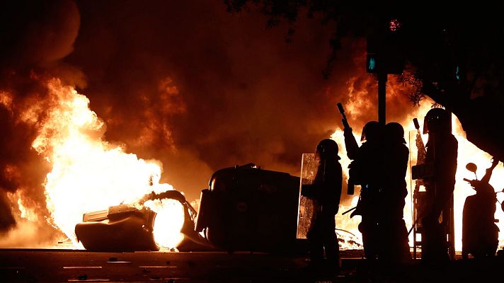 Telediario 1 - Batalla campal por las calles del centro de Barcelona en la quinta jornada de protestas independentistas