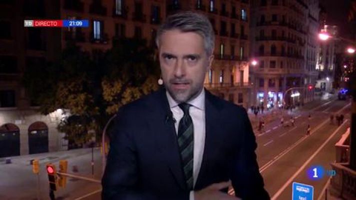 Telediario 1 - Una cadena humana evita disturbios con la policía en la sexta jornada de protestas en Barcelona