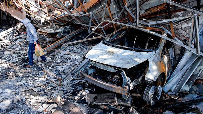 Telediario 1 - La suspensión de la subida del billete de metro no frena los disturbios en Chile y Piñera decreta el toque de queda