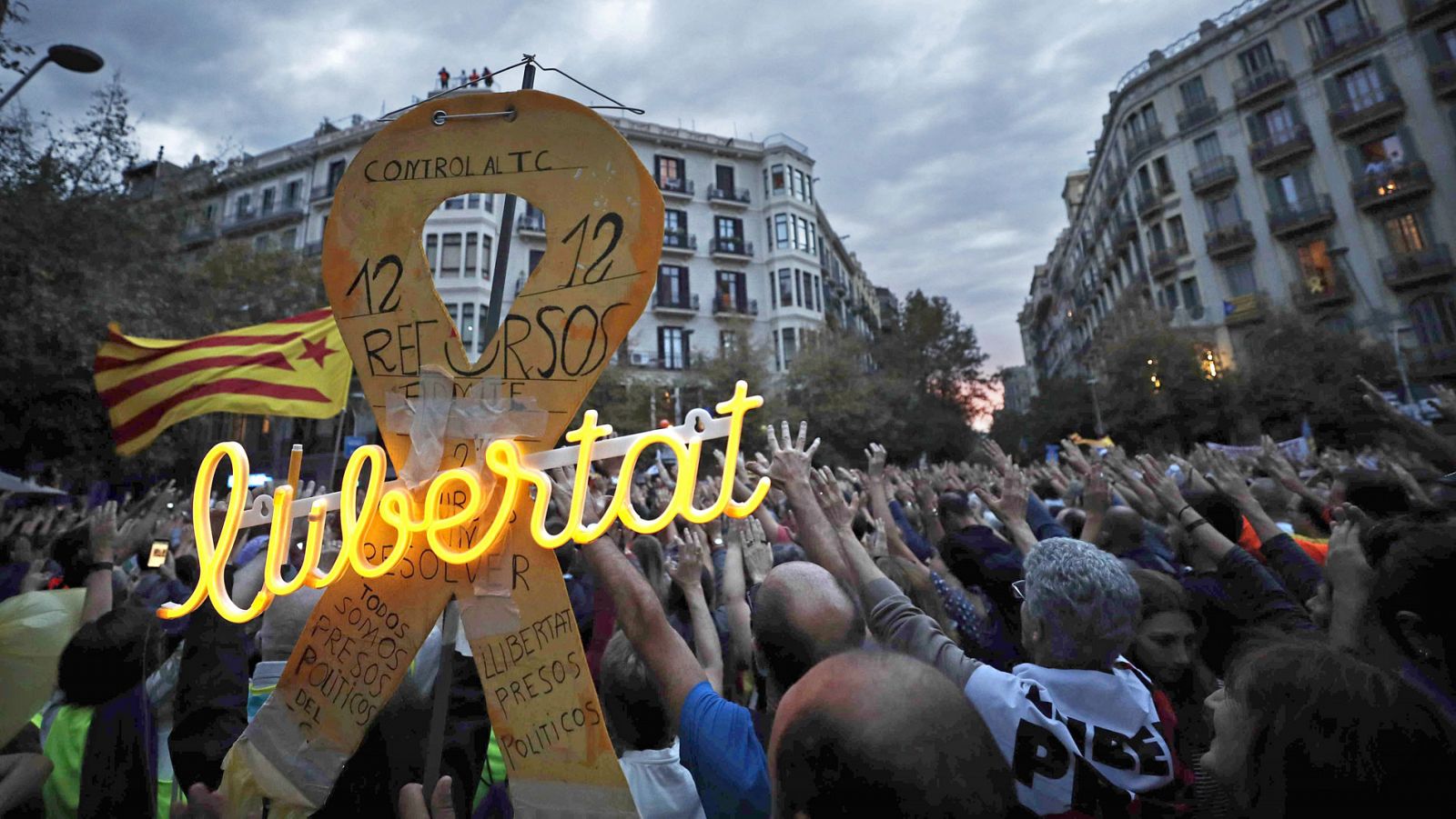 Primera jornada de protestas pacíficas tras siete días de altercados violentos contra la sentencia del 'procés' en Cataluña