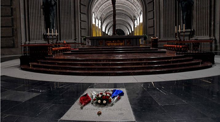 Informativo 24h - El ataúd de Franco saldrá de la basílica a hombros de sus familiares