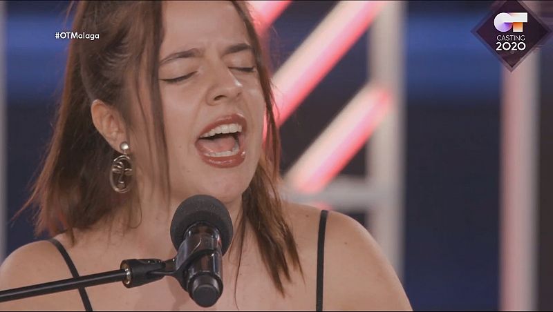 Beatriz canta una canción propia en la fase 2 del casting de OT 2020 en Málaga