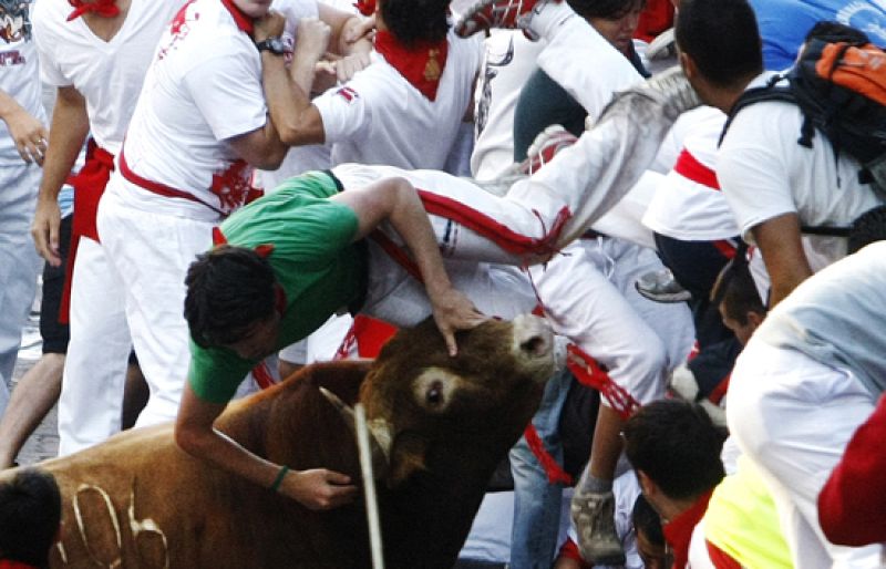 Complicado y dramático. Asi ha sido el cuarto encierrro de San Fermin