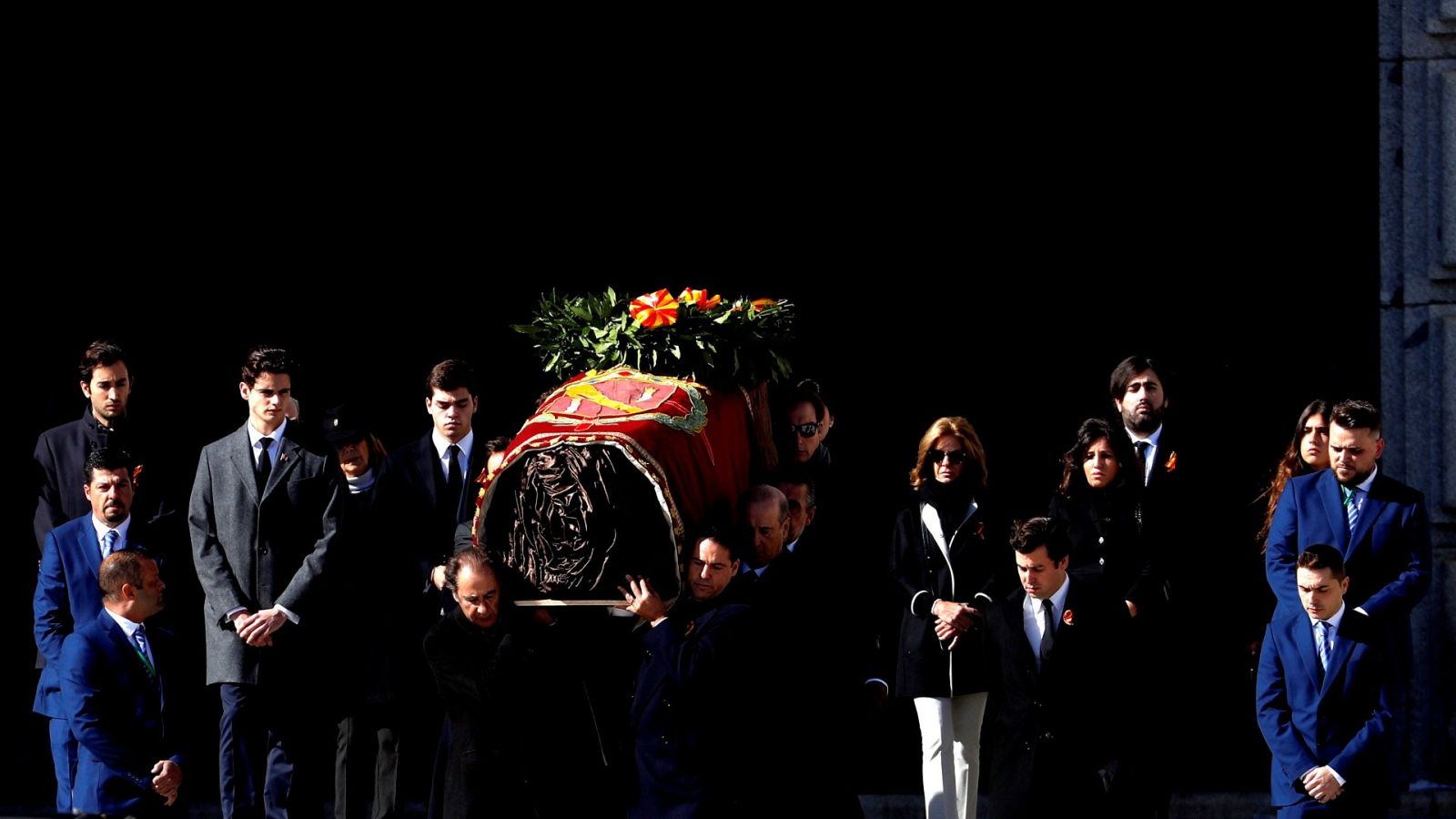 Franco, exhumado del Valle de los Caídos 44 años después