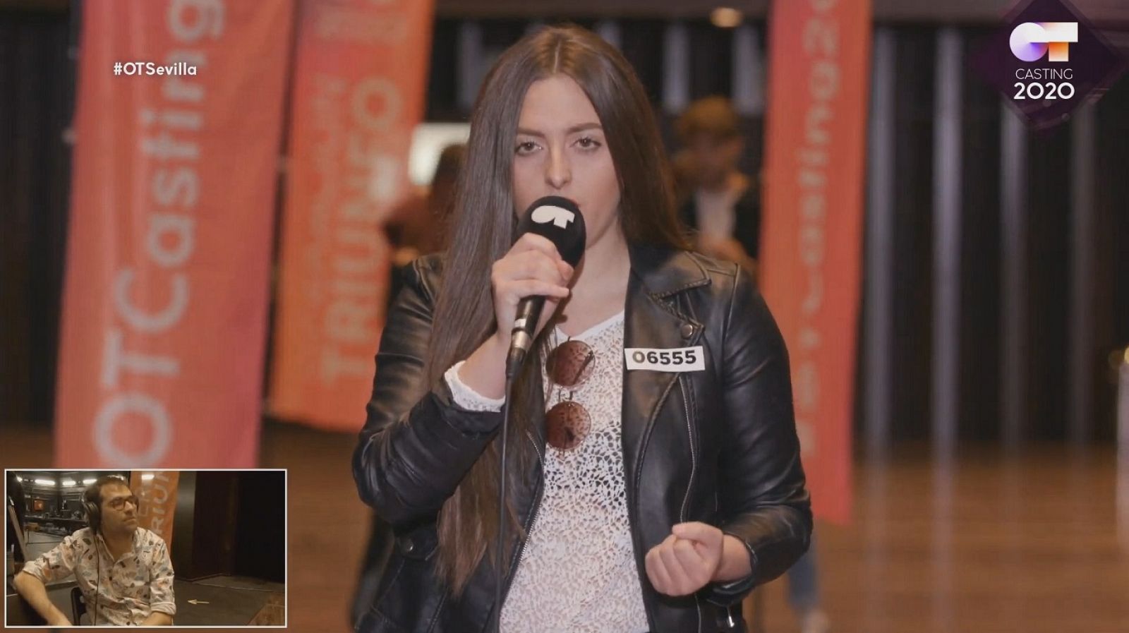 Una chica desafina cantando "Sobreviviré" de Mónica Naranjo en la Fase 1 del casting OT 2020 en Sevilla