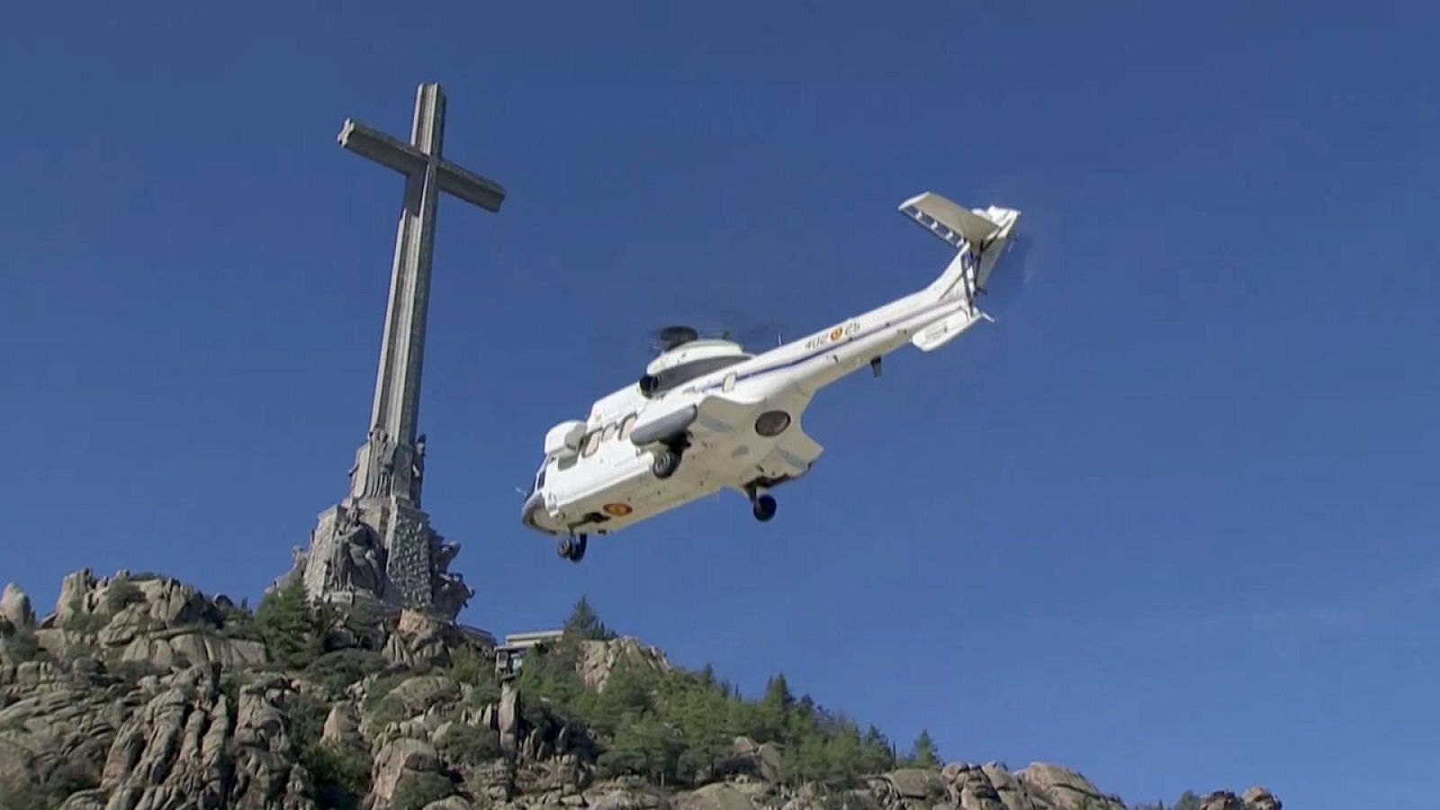 Los restos de Franco son trasladados en helicóptero al cementerio de Mingorrubio