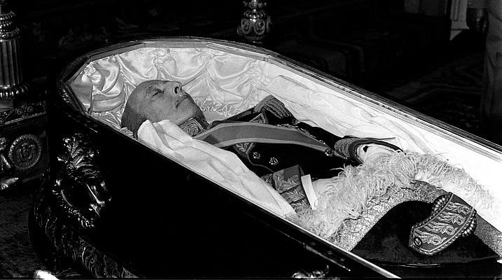 Telediario 1 - El embalsamador de Franco desvela detalles y anécdotas