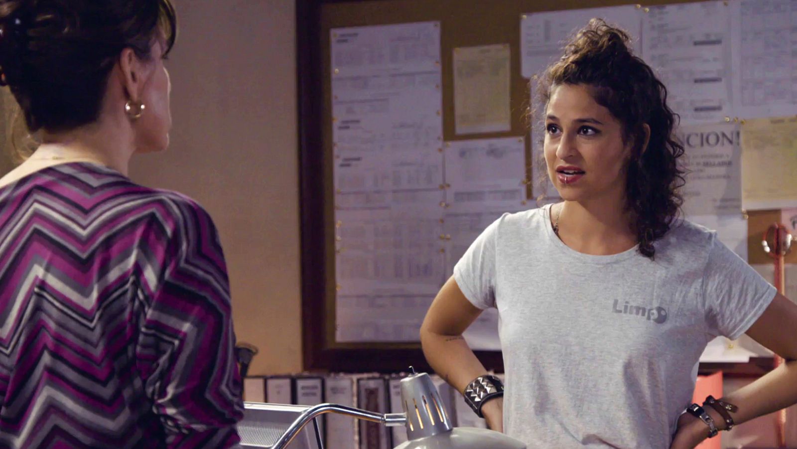 Carmen exige a Carla que no se acerque a Samuel