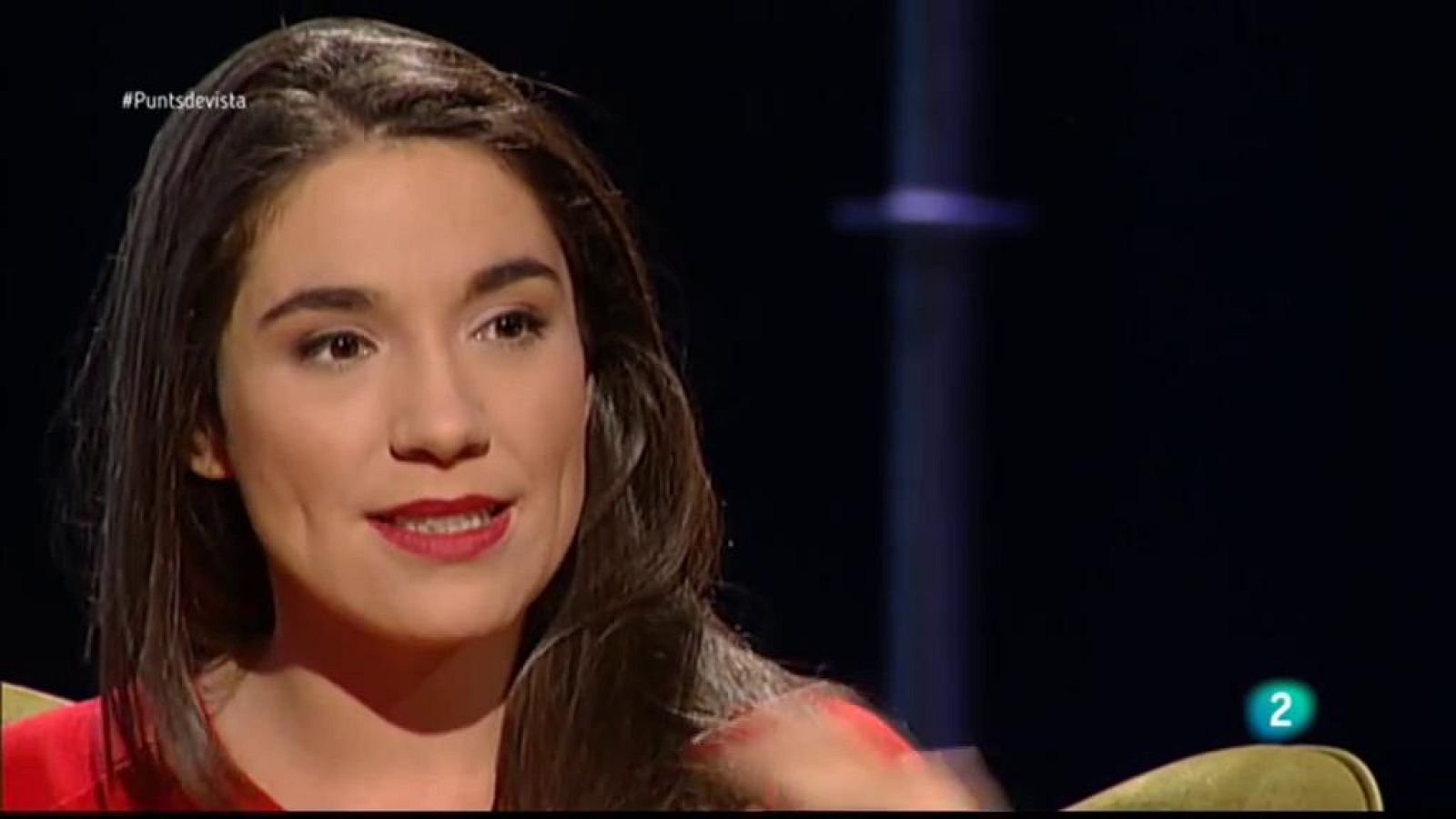 Parlem a Punts de vista amb l'exitosa ilustradora Raquel Riba Rossy i el seu alter ego, Lola Vendetta. En 4 anys acumula gairebé 500 mil seguidors a instagram i s'ha convertit en un símbol de la lluita feminista del nostre país.