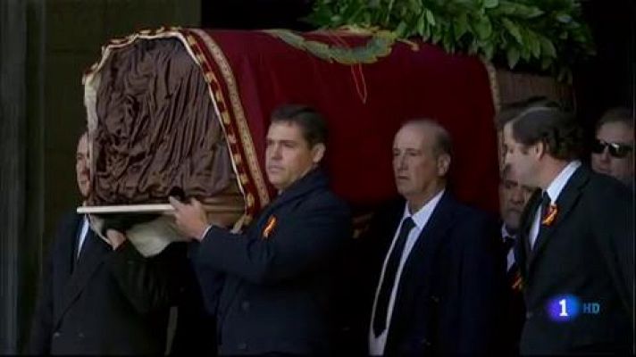 El Gobierno rechaza las críticas de la oposición a la exhumación de Franco