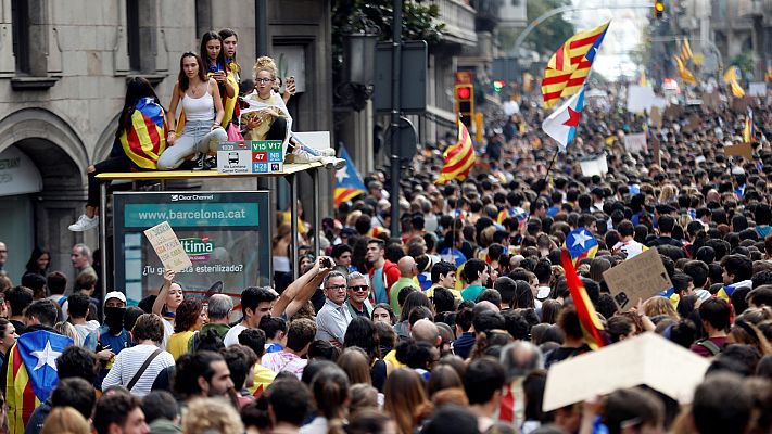 La sentencia divide en Cataluña a los estudiantes que quieren ir a clase de los que mantienen las protestas y los piquetes