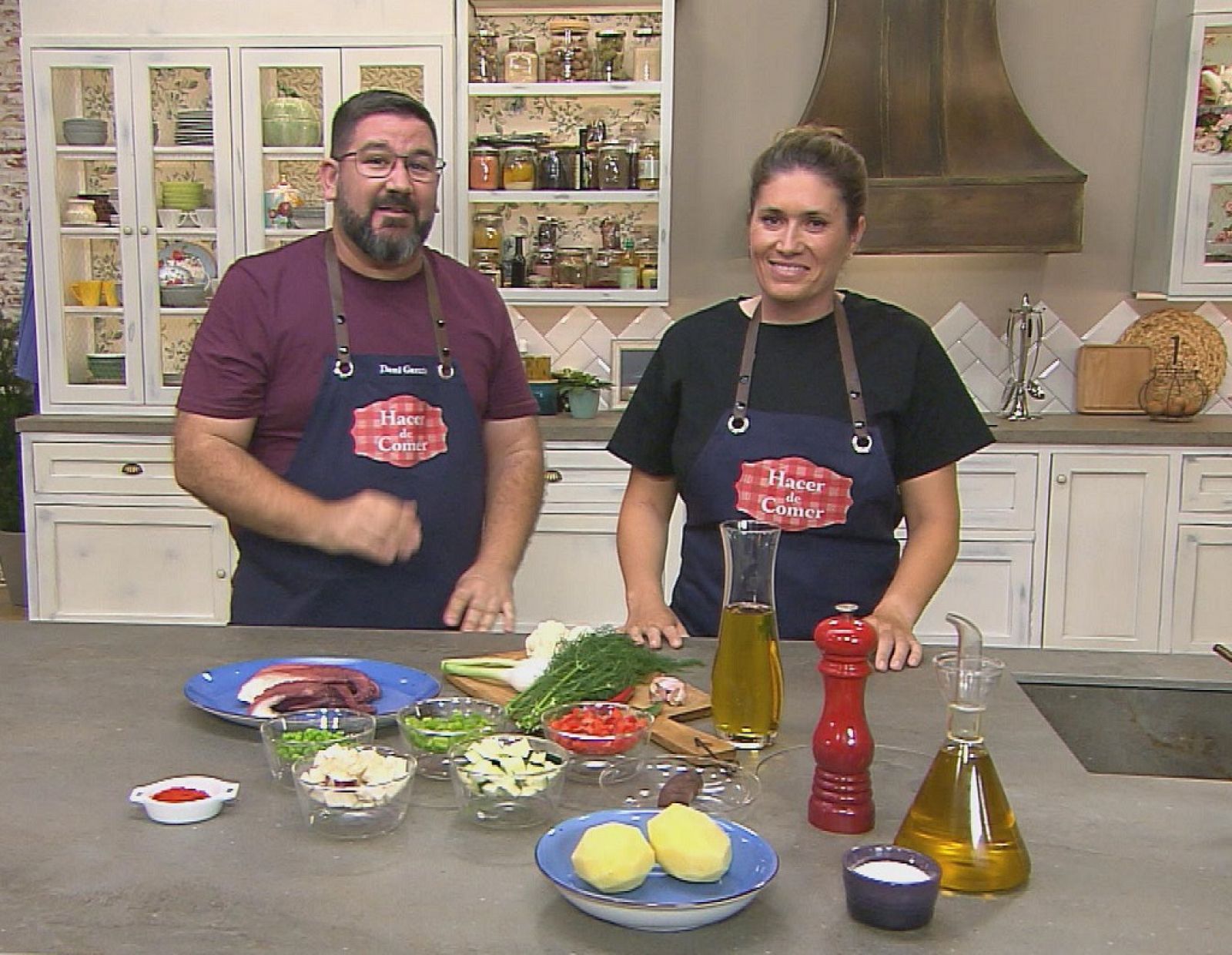 La chef Macarena de Castro visita "Hacer de comer" 