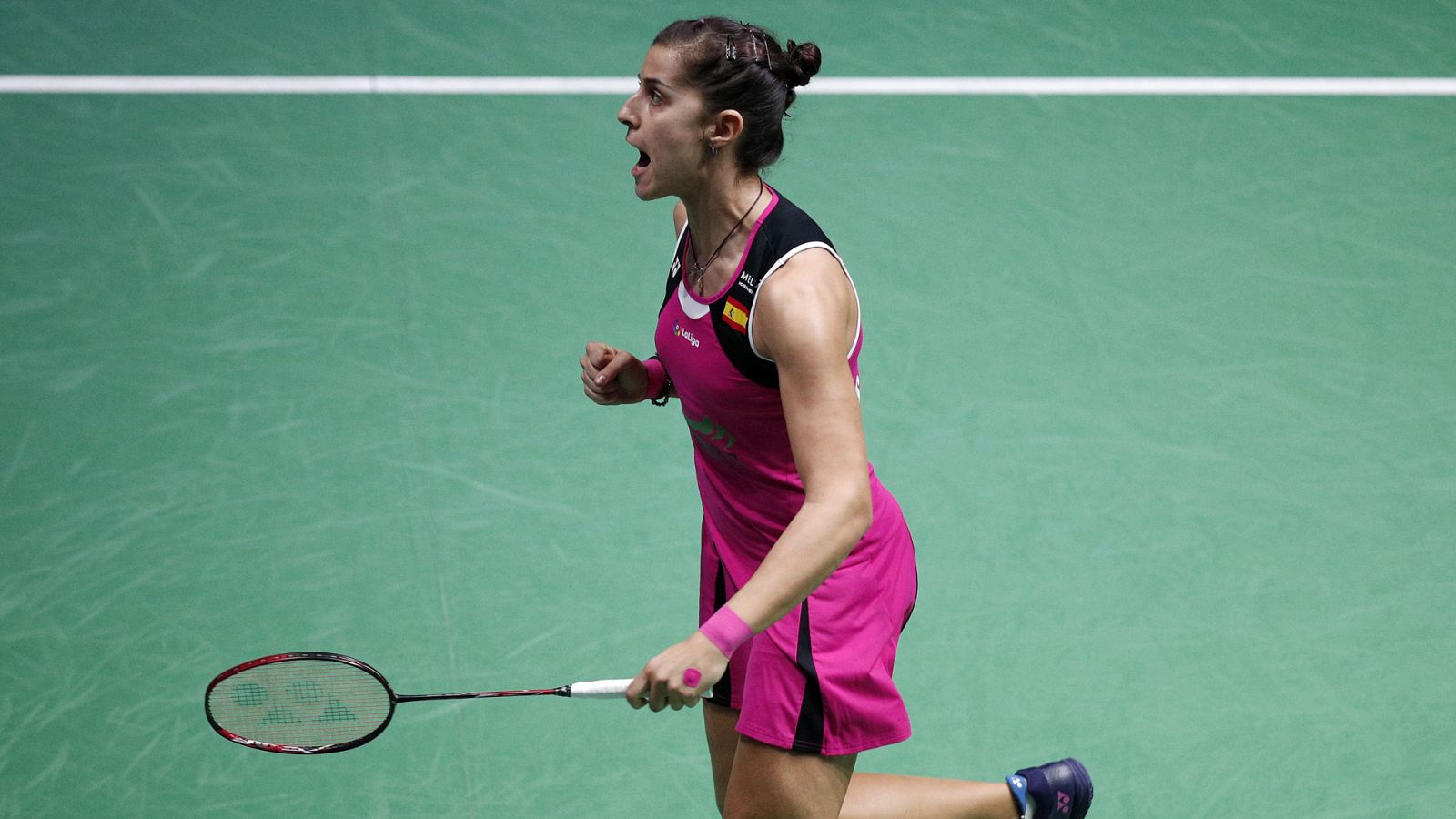 Carolina Marín gana a Intanon y pasa a semifinales