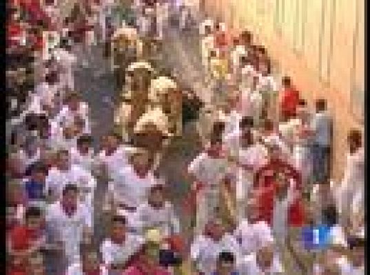San Fermín - Limpio y emocionante 5º encierro