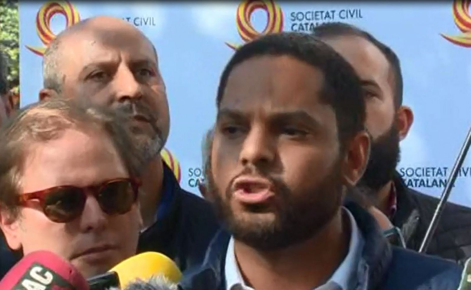 Vox en la manifestación de Societat Civil Catalana: "Venimos a estar con nuestros compatriotas"