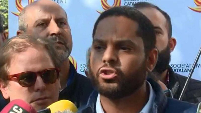 Vox en la manifestación de Societat Civil Catalana: "Venimos a estar con nuestros compatriotas"