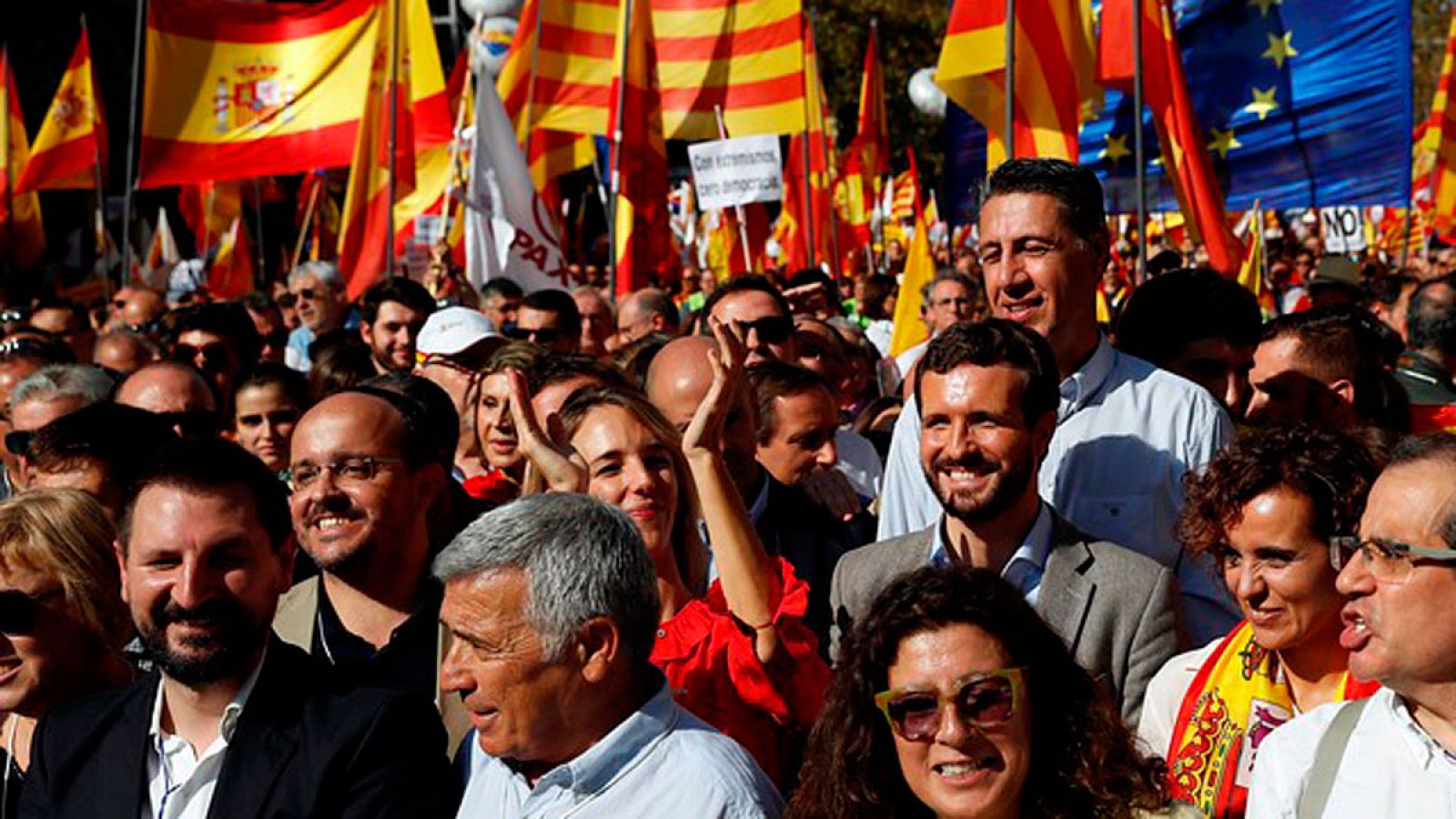 Políticos del PSOE, PP, Cs y Vox acuden a la manifestación constitucionalista en Barcelona