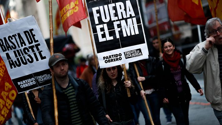 Telediario 1 - La crisis de la economía argentina, clave en las elecciones