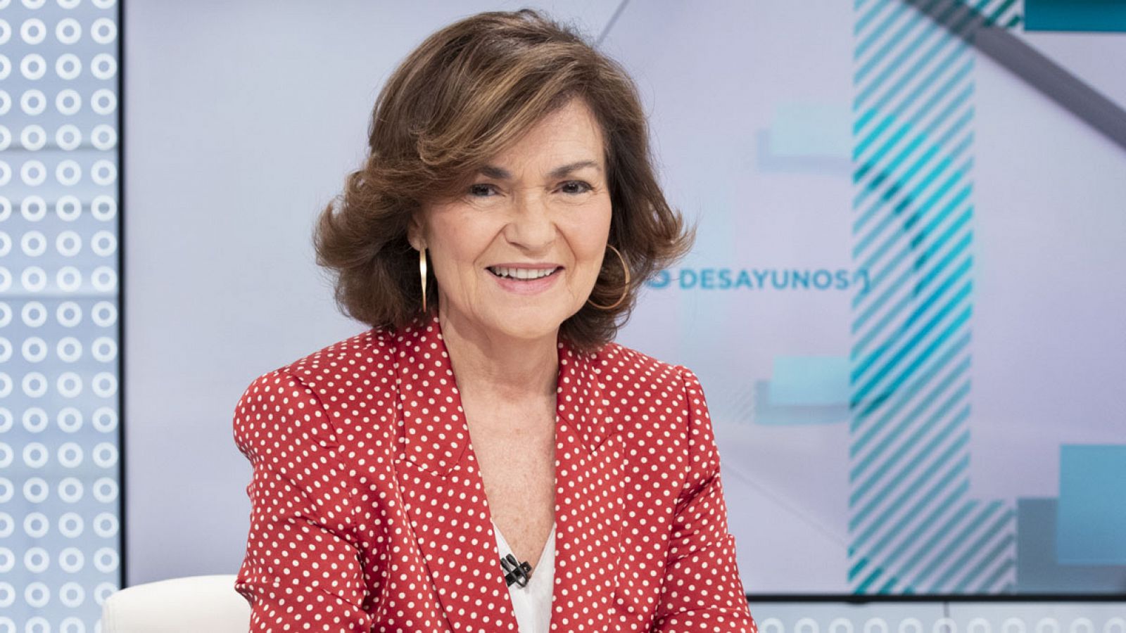Carmen Calvo acusa a Iglesias de "converger" con las derechas y dedicar el 90% de su tiempo a "atacar al PSOE"