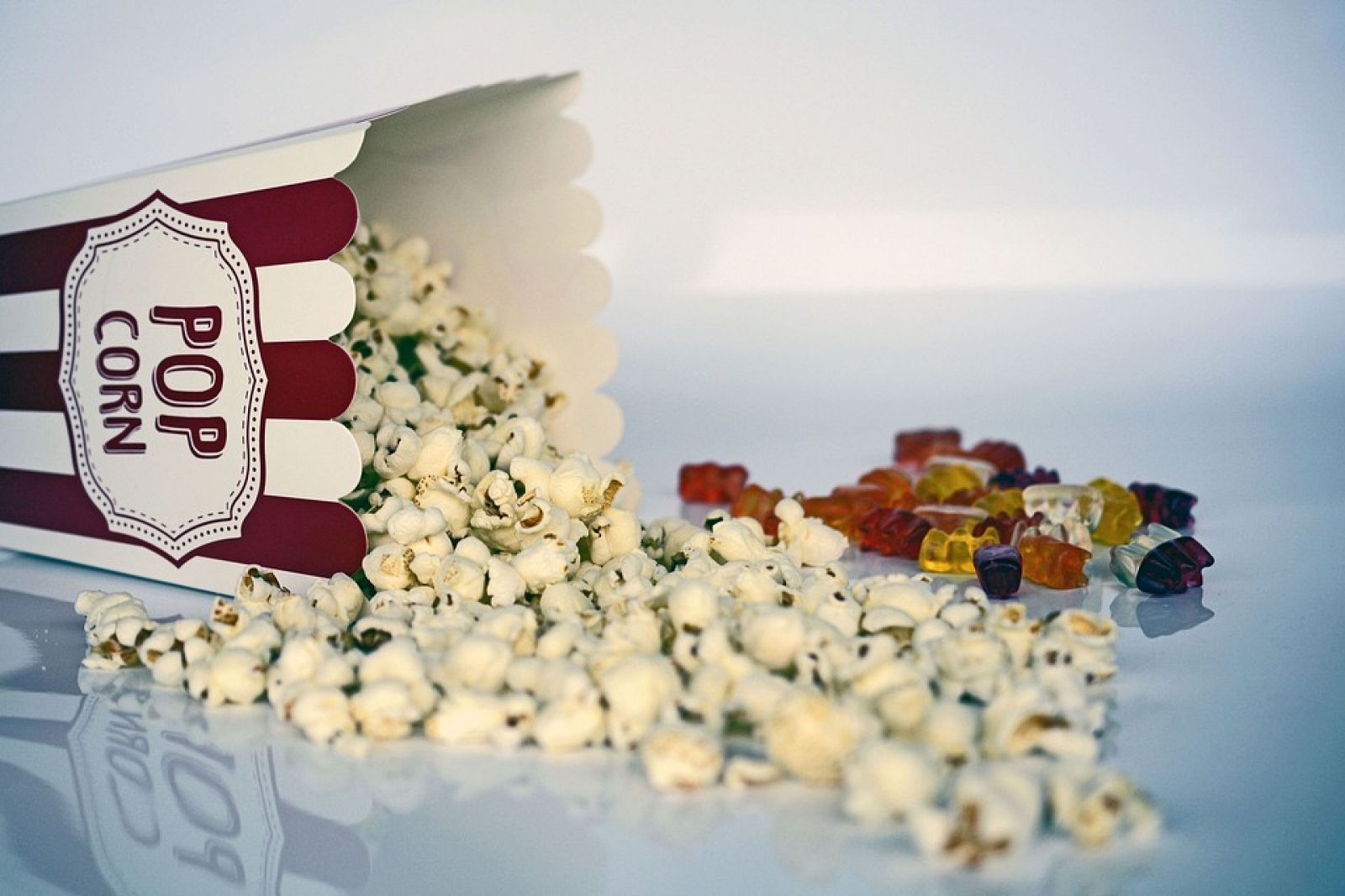 ¿Debería prohibirse comer en los cines?