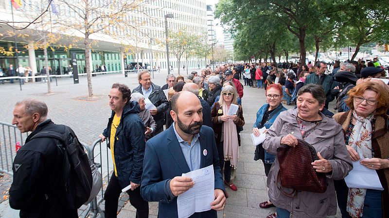 Colas en los juzgados de Barcelona para autoinculparse por el 'proc�s'
