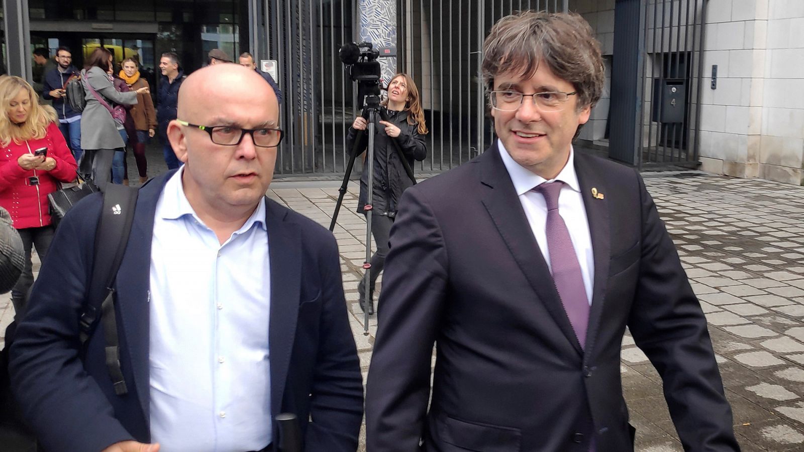 Puigdemont llega a la vista en un tribunal de Bruselas sobre la reactivación de la euroorden