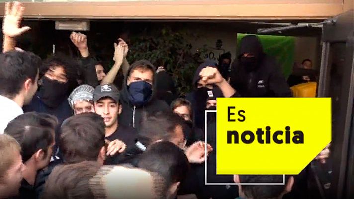 Tensión entre estudiantes en Cataluña en la primera jornada de huelga contra la sentencia del 'procés'
