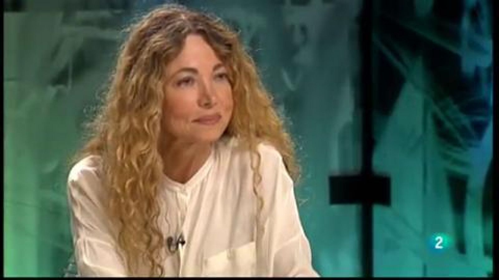 Entrevista a l'escriptora Ángela Becerra a Noms Propis