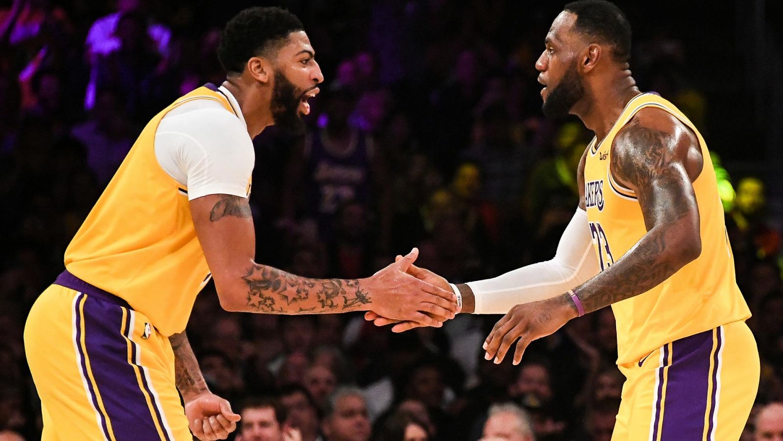 Davis lidera a los Lakers con un 'doble-doble'; los Mavericks de Doncic vencen a los Nuggets