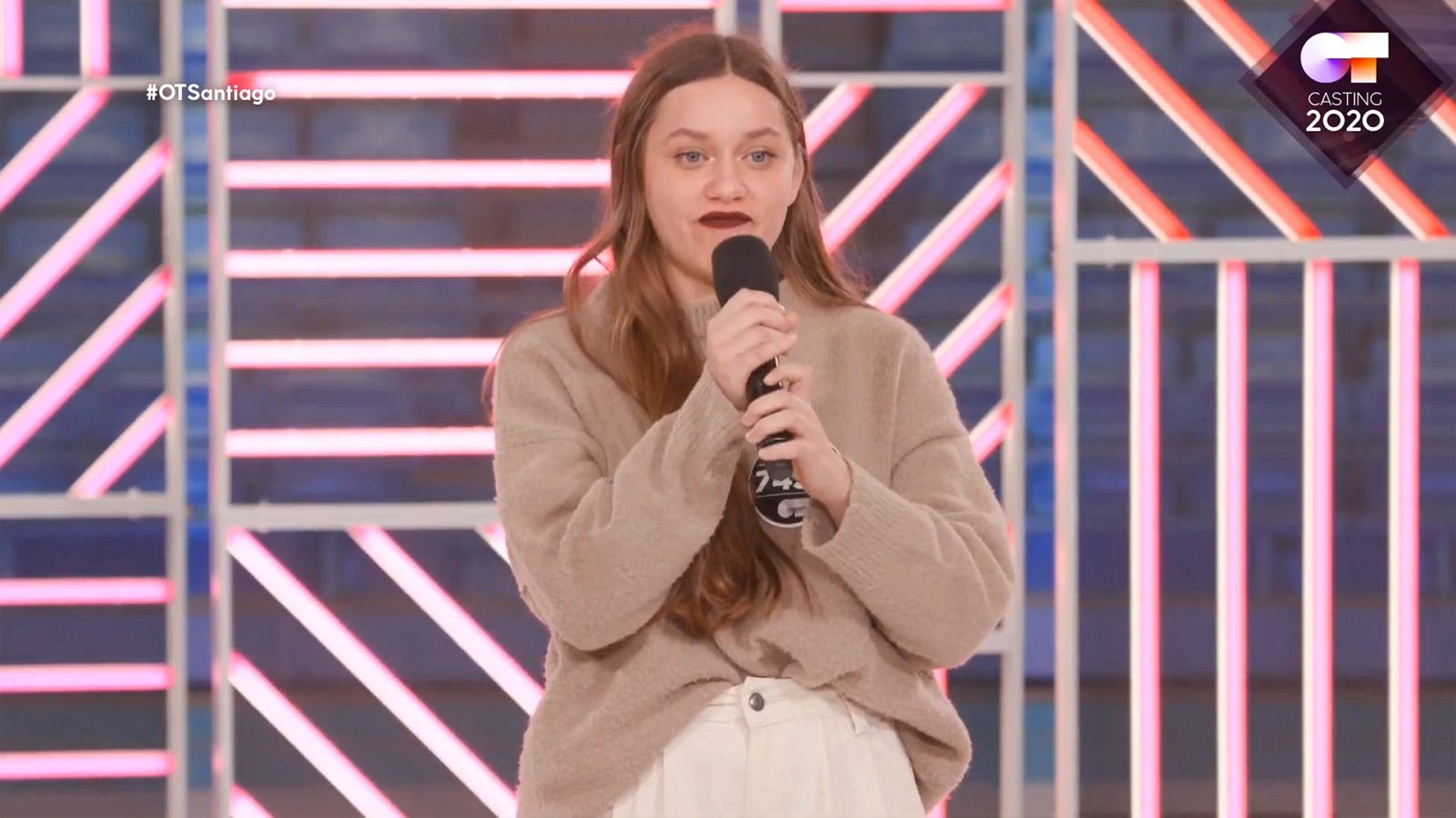 Eva canta "Let's twist" en la Fase 1 del casting OT 2020 en Santiago de Compostela