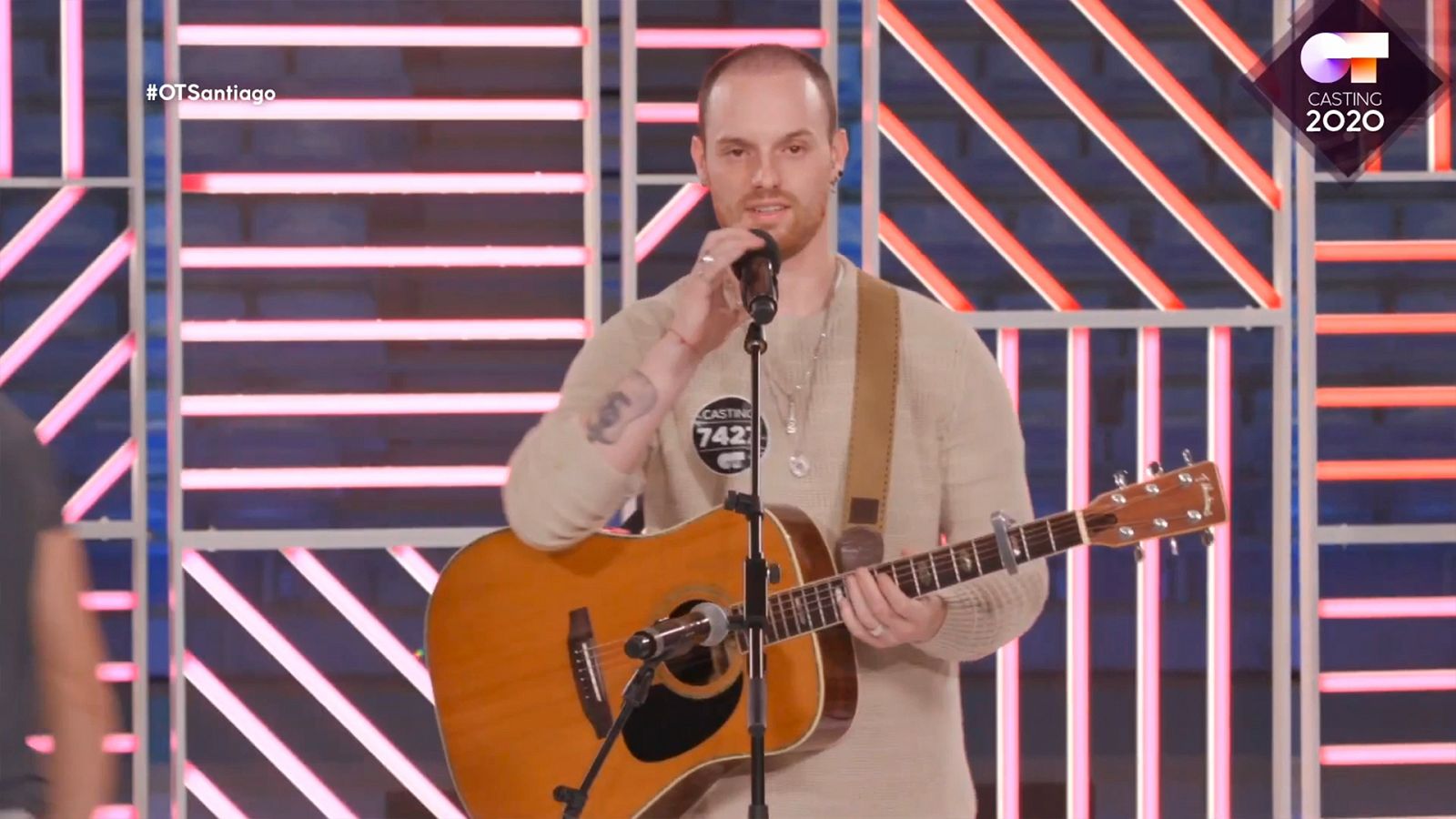 Adrián ha mezclado cuatro canciones en la Fase 2 del casting OT 2020 en Santiago de Compostela