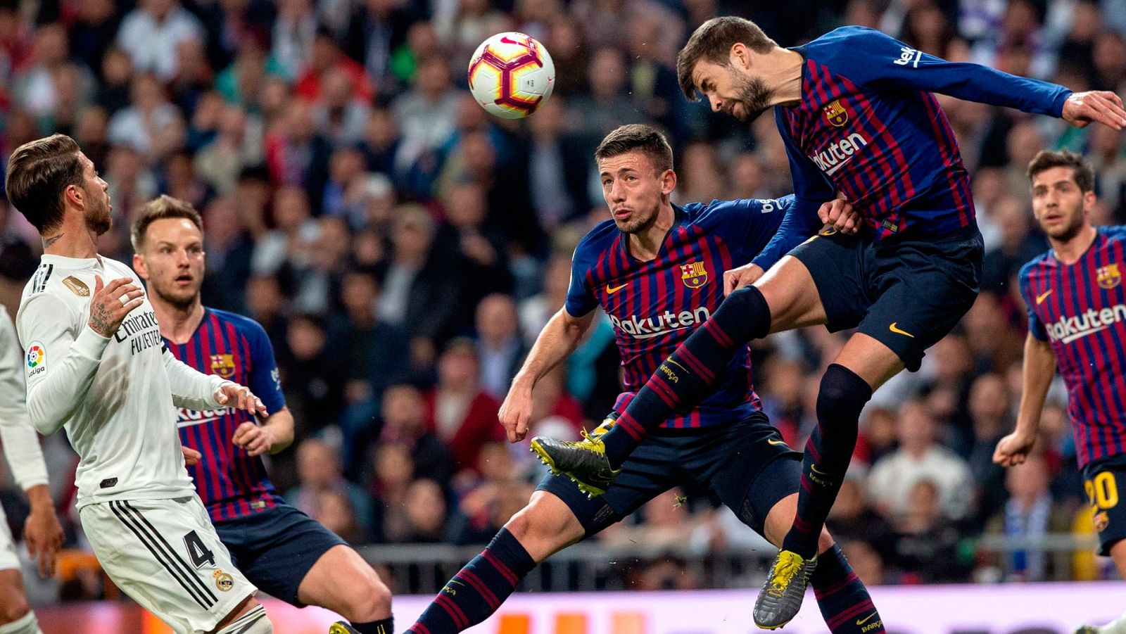 Gerard Piqué: "Habría sido mejor no cambiar la fecha del Clásico"