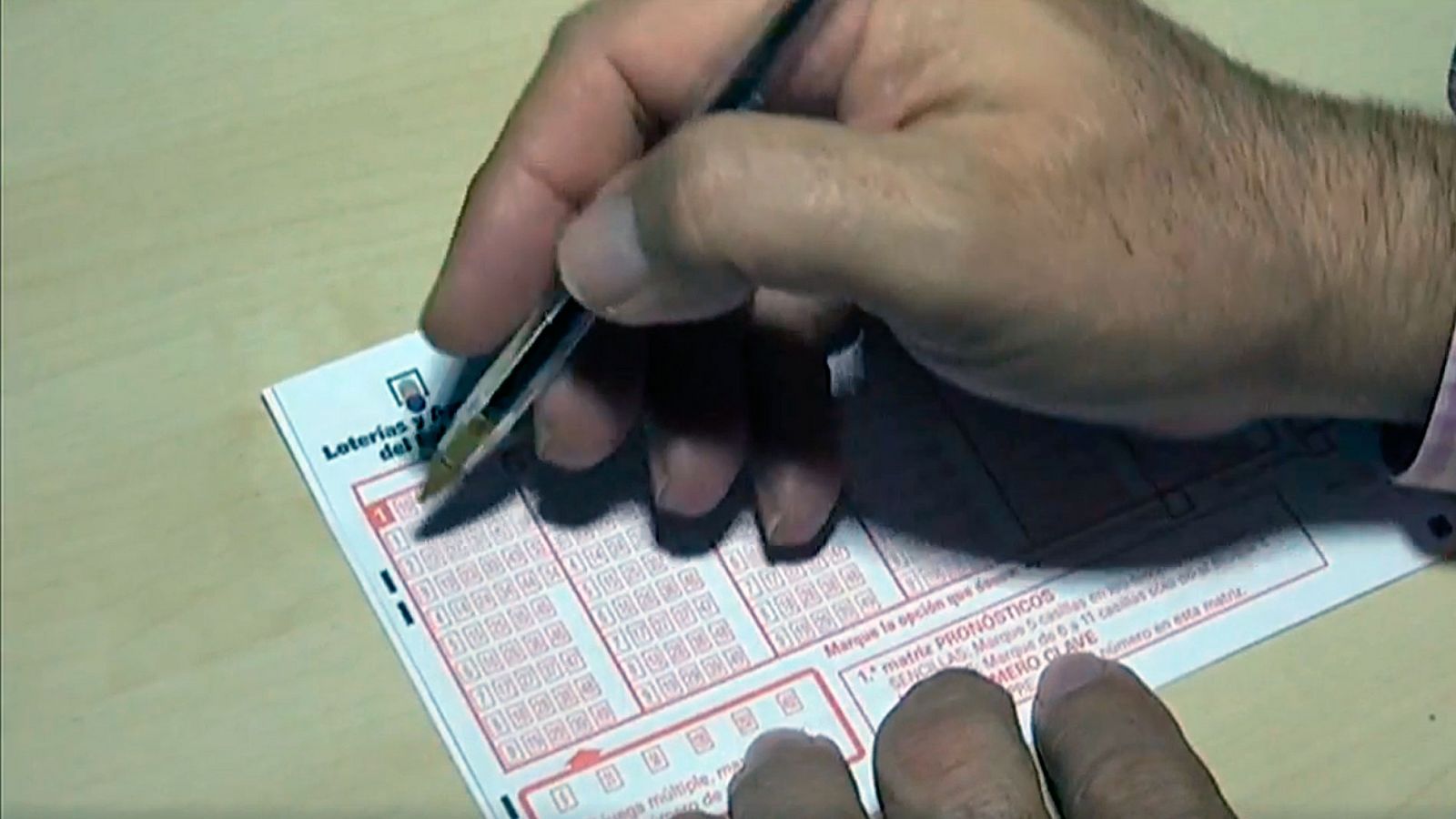 Detienen a una lotera en Ciudad Real por quedarse con un boleto de lotería premiado de un cliente - RTVE.es