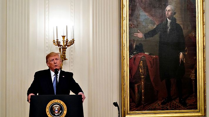 Telediario 1 - La Cámara de Representantes lleva a cabo su primera votación sobre el 'impeachment' a Donald Trump