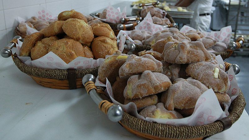 El pan de muerto, un dulce mexicano que tiene su origen en la llegada de los españoles